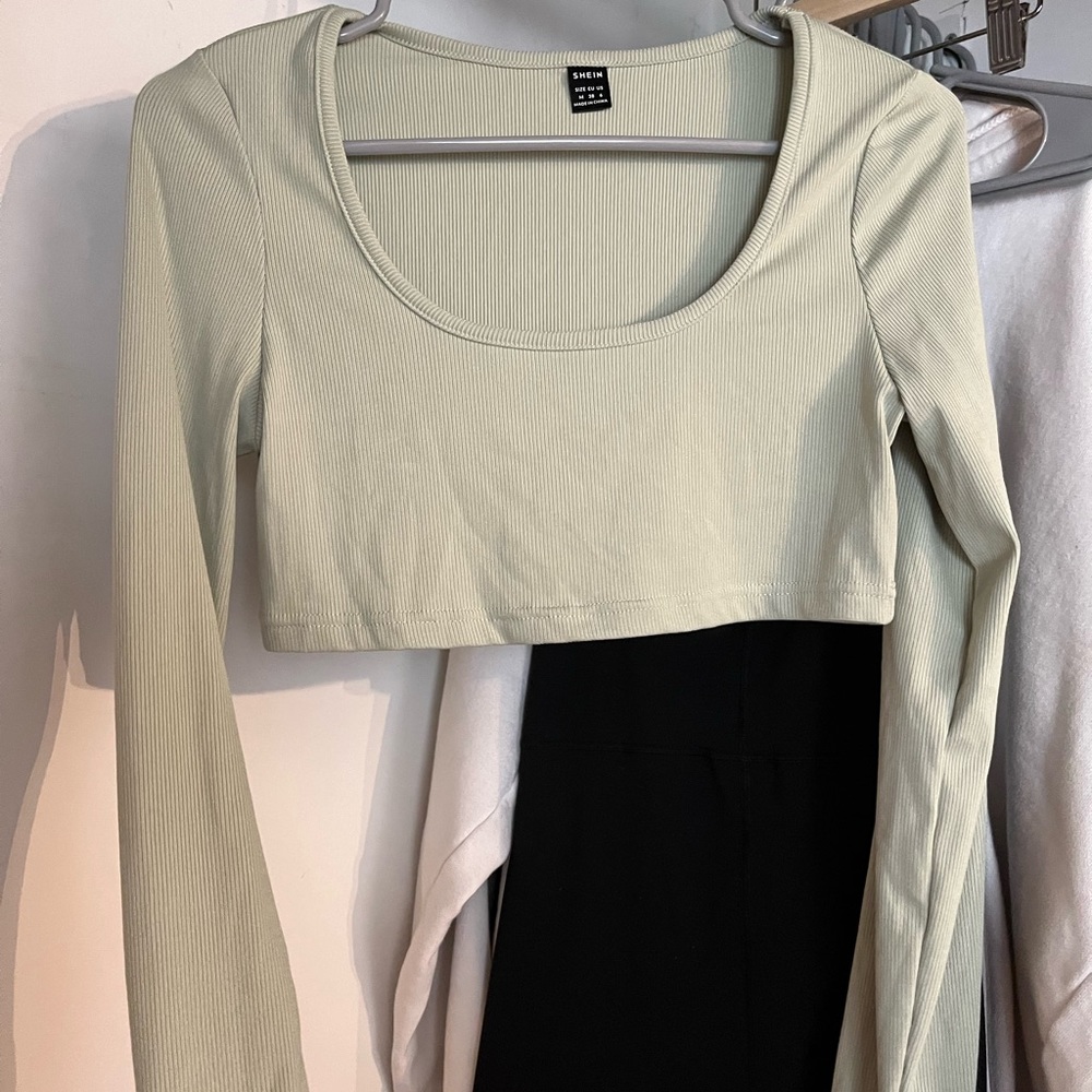 shein going out top bundle. willing to sell individually as well!🤍